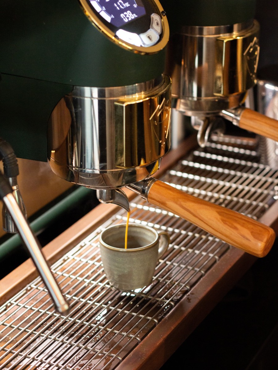 Espresso-Bezug an der High-End-Maschine